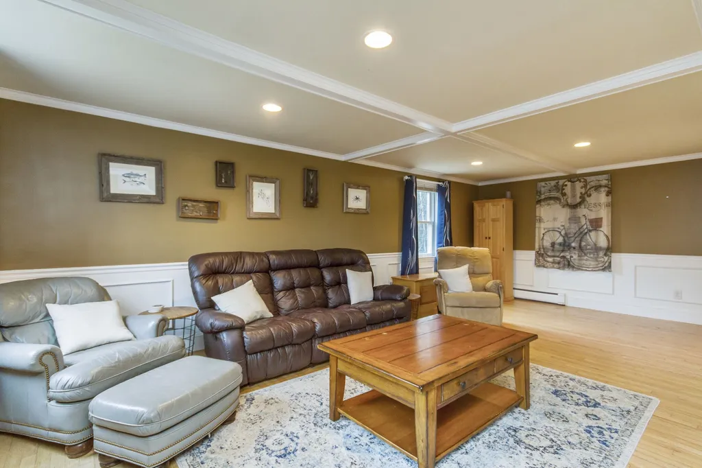 11 Grapevine Drive Fremont NH 03044