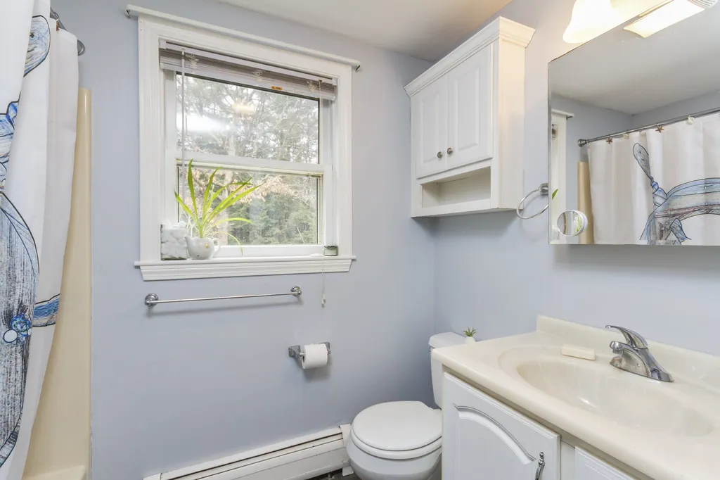 11 Grapevine Drive Fremont NH 03044