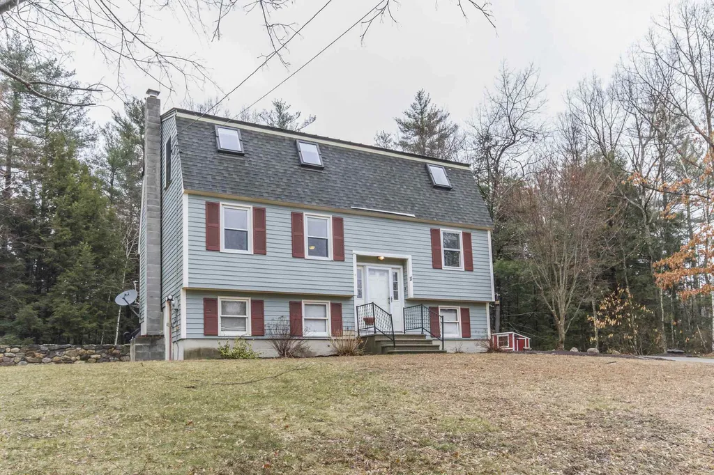 11 Grapevine Drive Fremont NH 03044