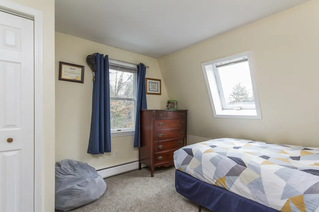 11 Grapevine Drive Fremont NH 03044
