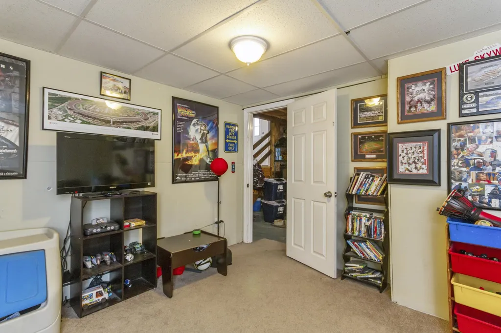 11 Grapevine Drive Fremont NH 03044