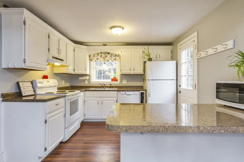 11 Grapevine Drive Fremont NH 03044