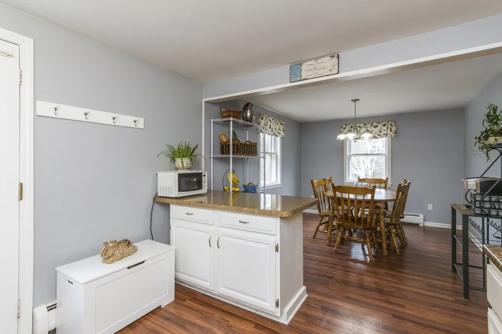 11 Grapevine Drive Fremont NH 03044