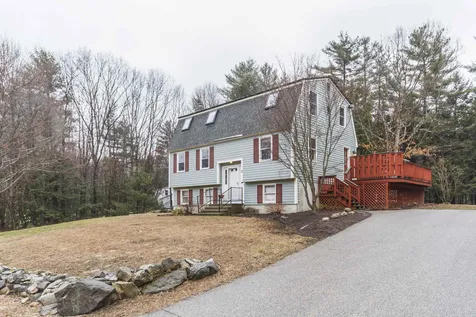 11 Grapevine Drive Fremont NH 03044