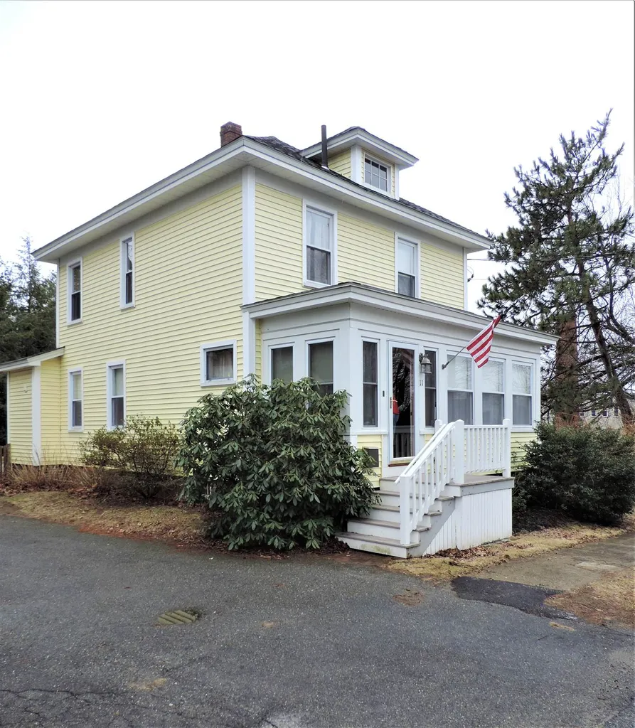 11 Dearborn Avenue Hampton NH 03842