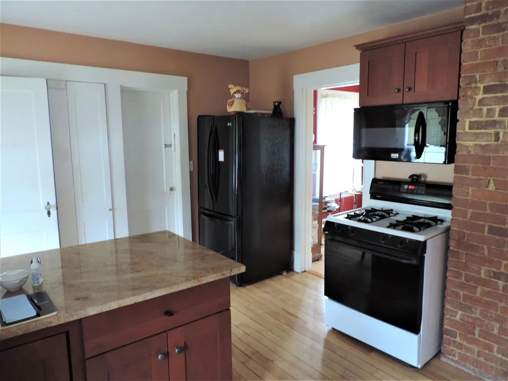 11 Dearborn Avenue Hampton NH 03842