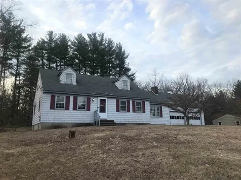 16 Rustic Lane Plaistow NH 03865