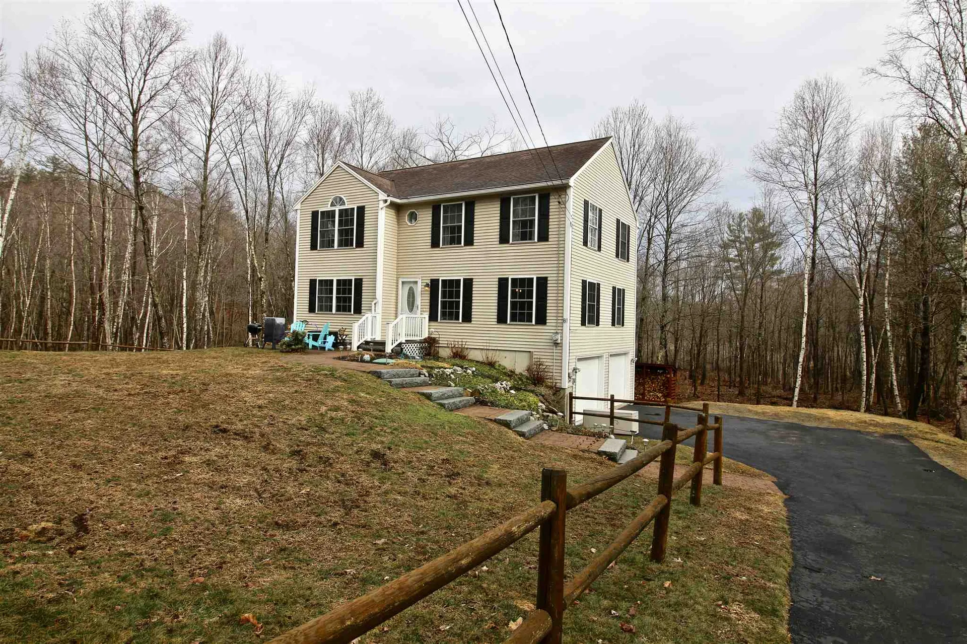 81 Hall Road Barrington NH 03825