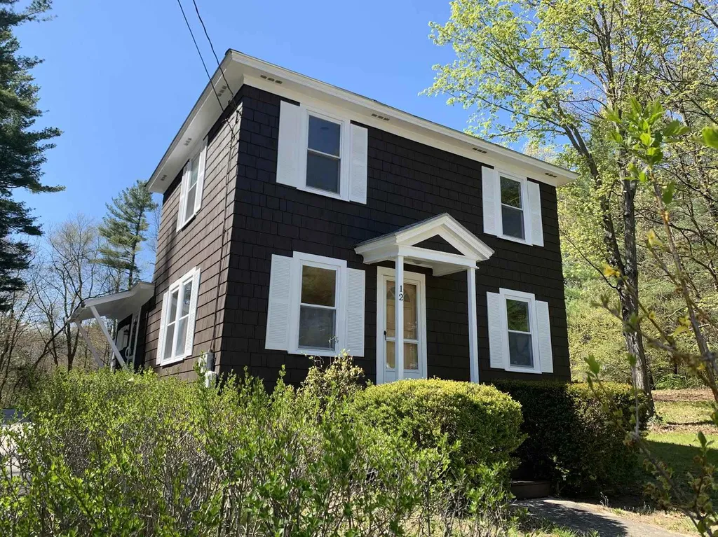 12 Adelaide Street Hudson NH 03051