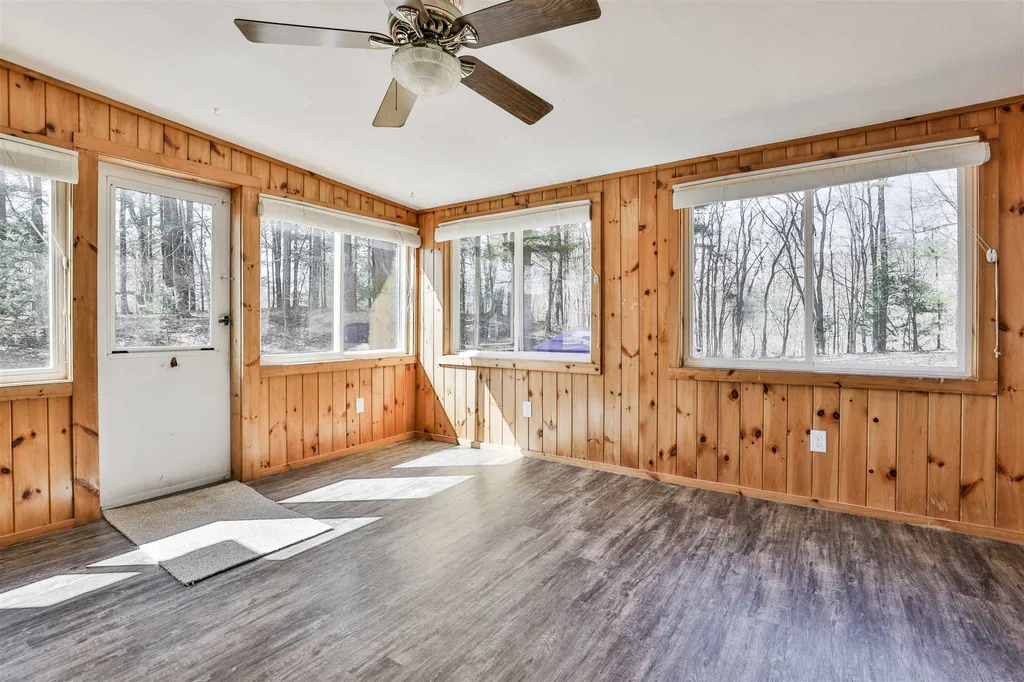 12 Adelaide Street Hudson NH 03051