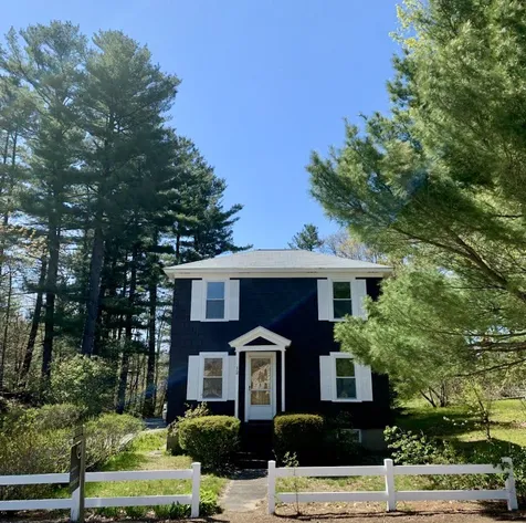 12 Adelaide Street Hudson NH 03051