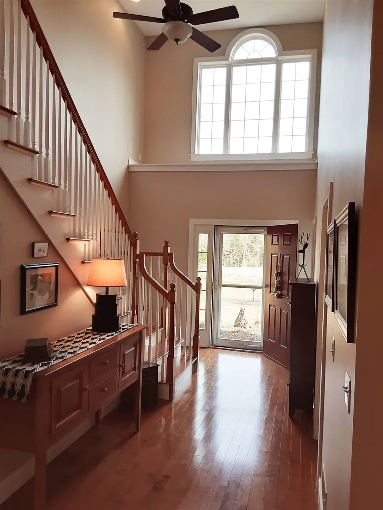18 Swan Circle Concord NH 03301