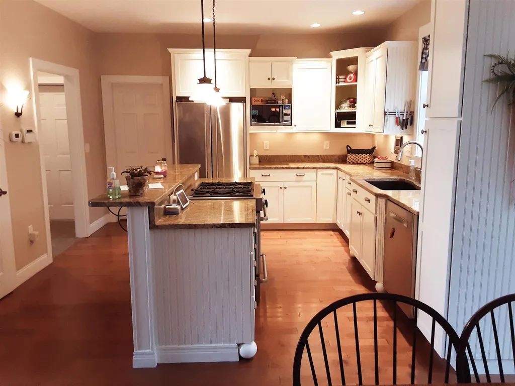 18 Swan Circle Concord NH 03301