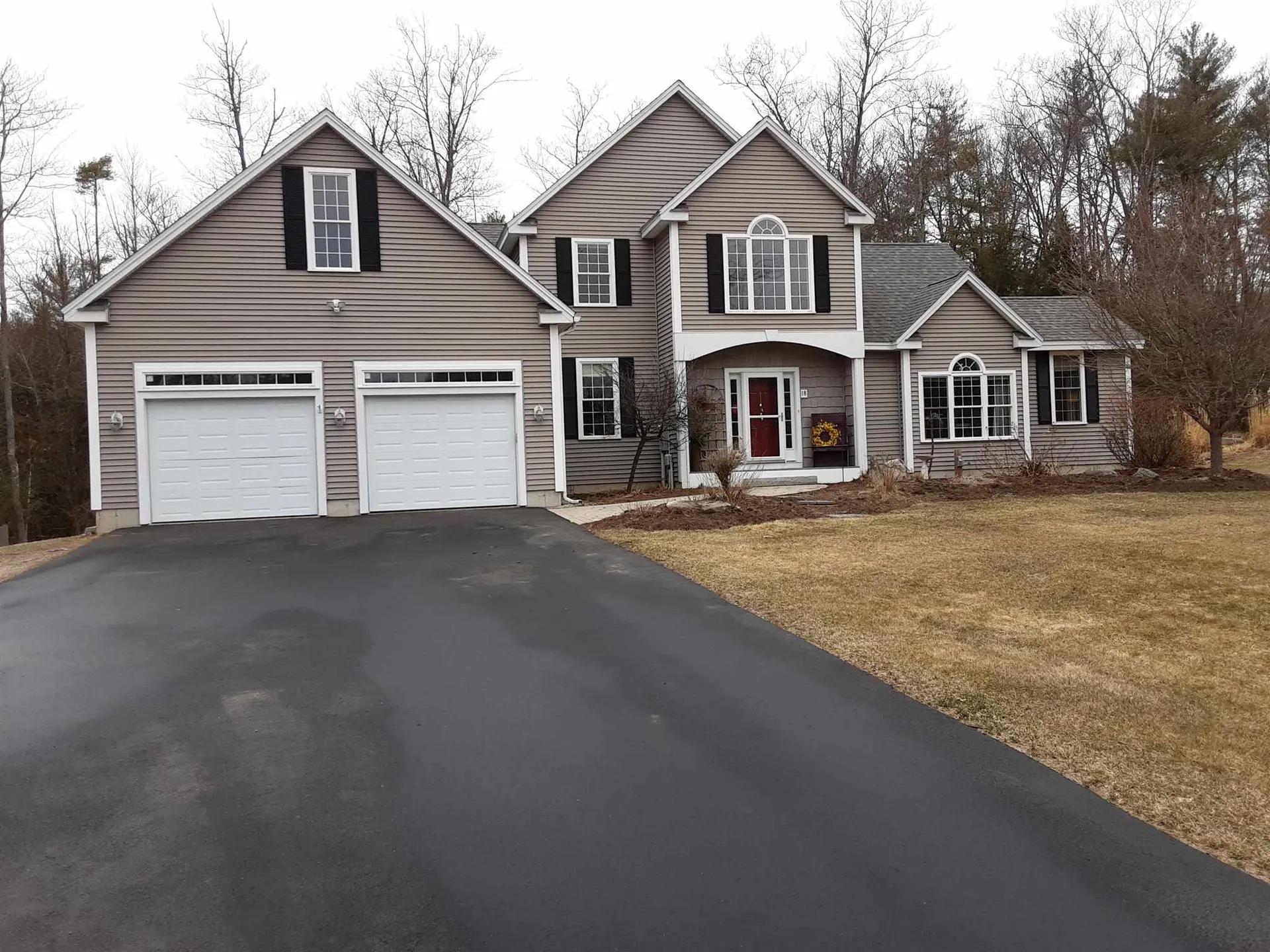 18 Swan Circle Concord NH 03301