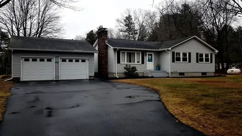 49 Robyn Avenue Litchfield NH 03052