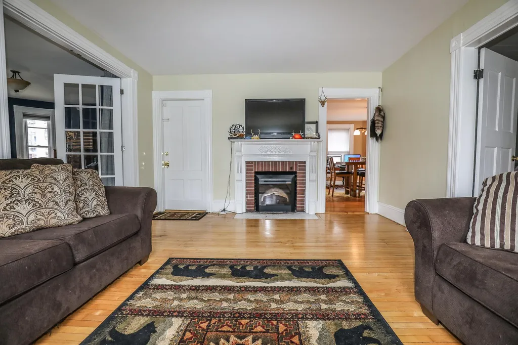 893 Union Street Manchester NH 03104