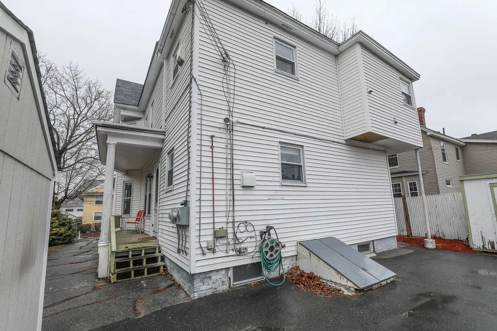 893 Union Street Manchester NH 03104