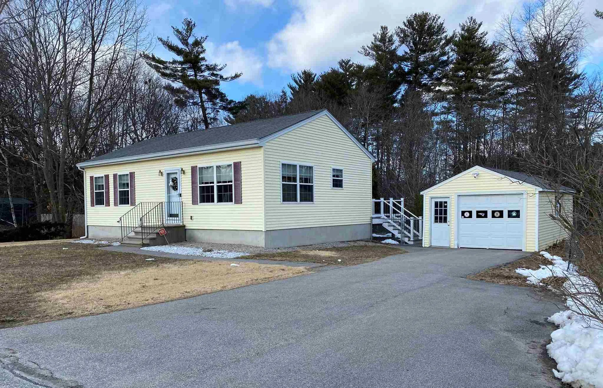 11 Raymond Drive Seabrook NH 03874