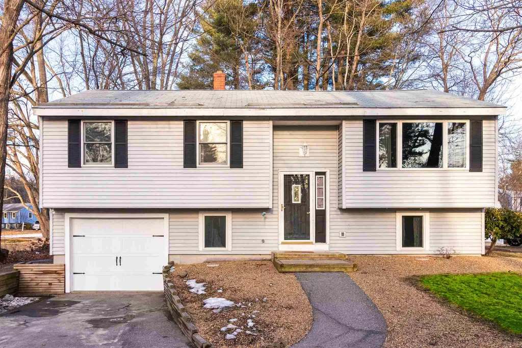 12 Eayers Pond Road Hudson NH 03051