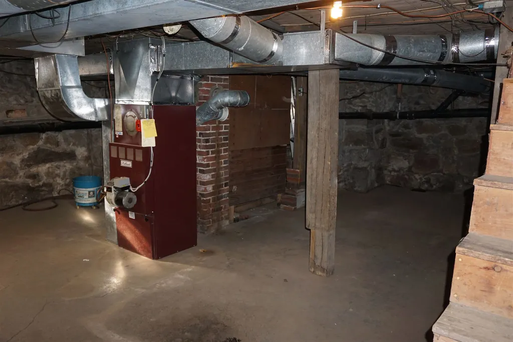12 Woodland Avenue Laconia NH 03246