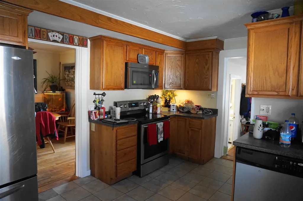 12 Woodland Avenue Laconia NH 03246