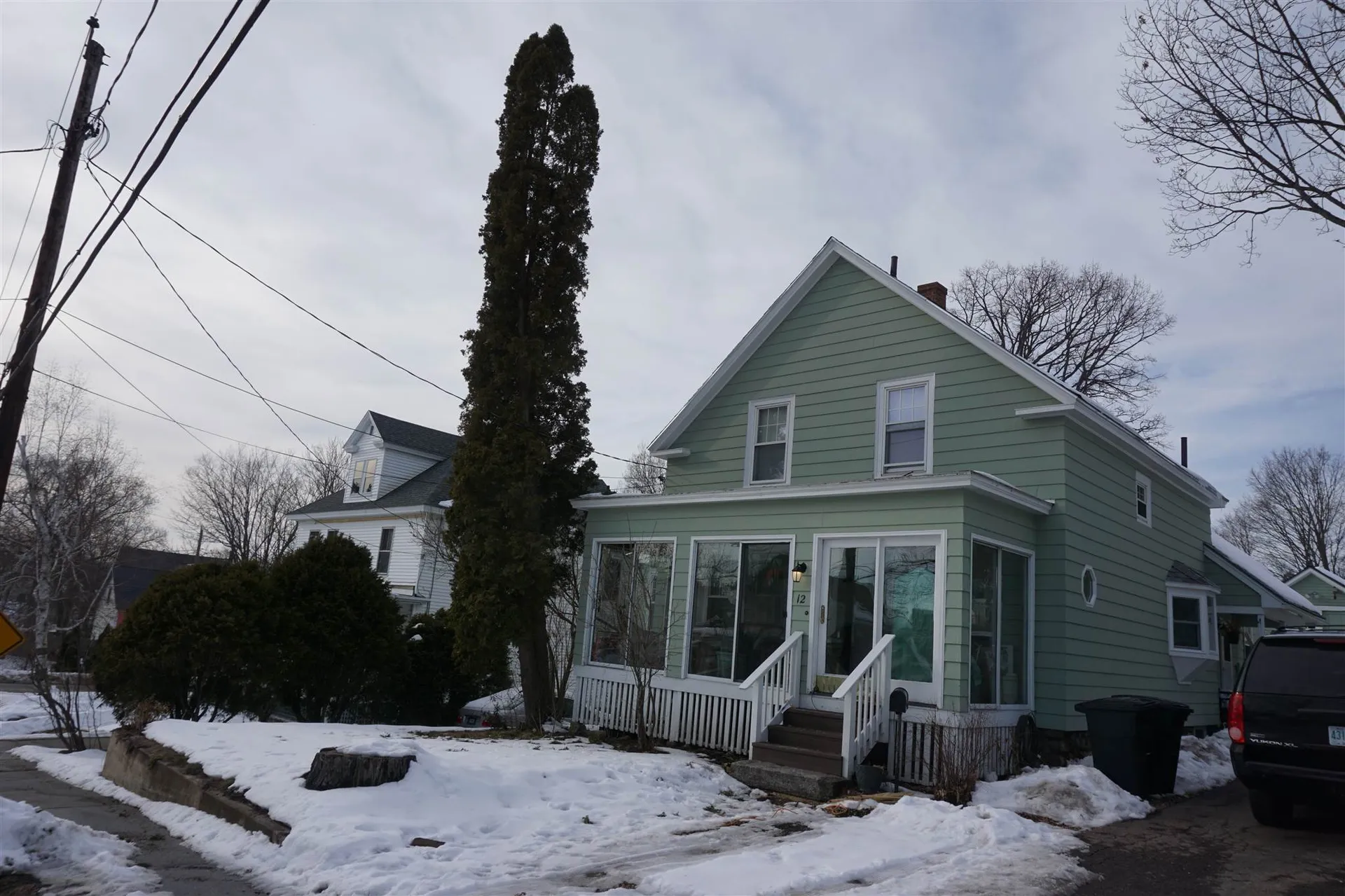 12 Woodland Avenue Laconia NH 03246