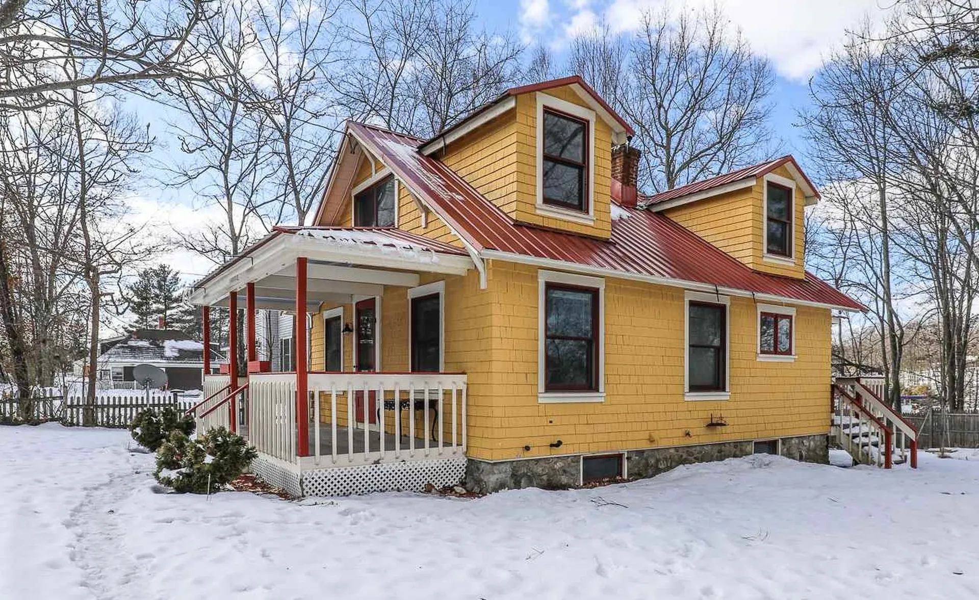 32 Coaker Avenue Hooksett NH 03106