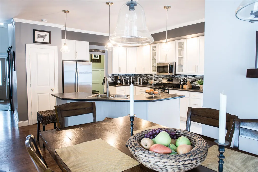 37 Lochmoor Road Fairfax VT 05454