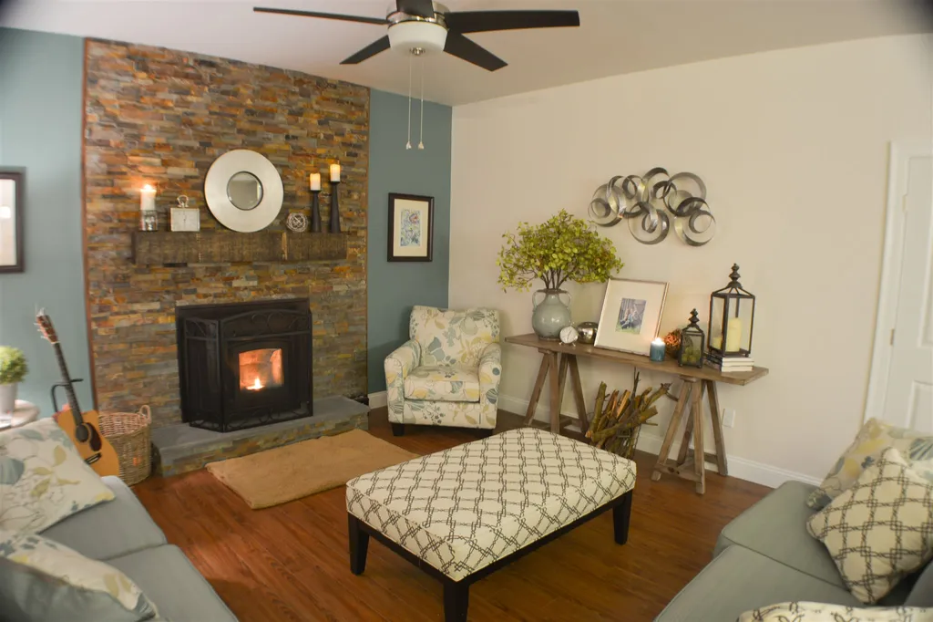 37 Lochmoor Road Fairfax VT 05454