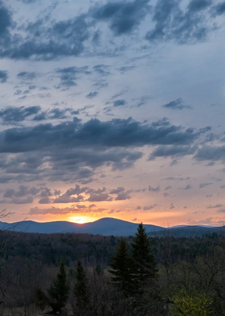 37 Lochmoor Road Fairfax VT 05454