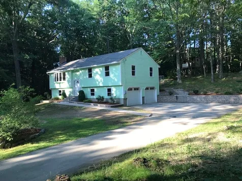 5 Oak Ridge Road Sandown NH 03873