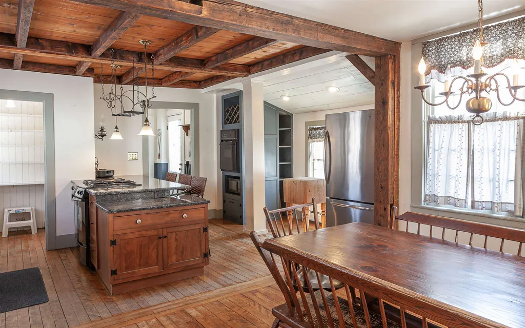 15 Elm Street Walpole NH 03608
