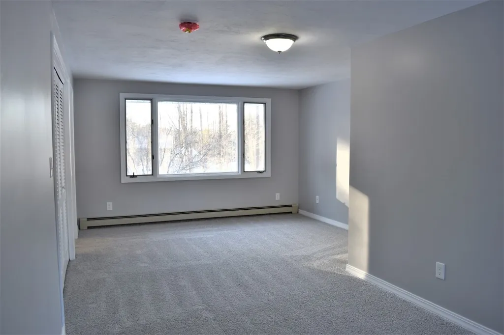 39 Fox Run Lane New London NH 03257