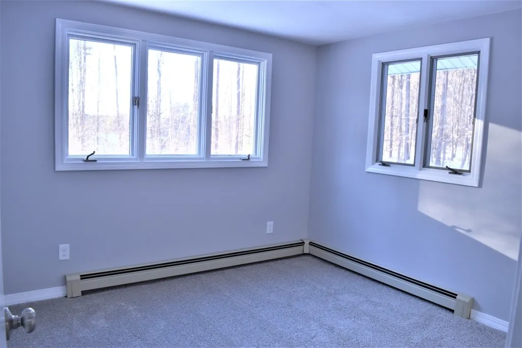 39 Fox Run Lane New London NH 03257