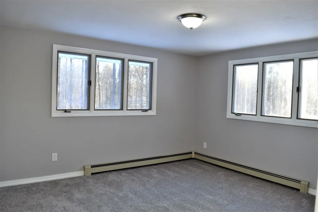 39 Fox Run Lane New London NH 03257