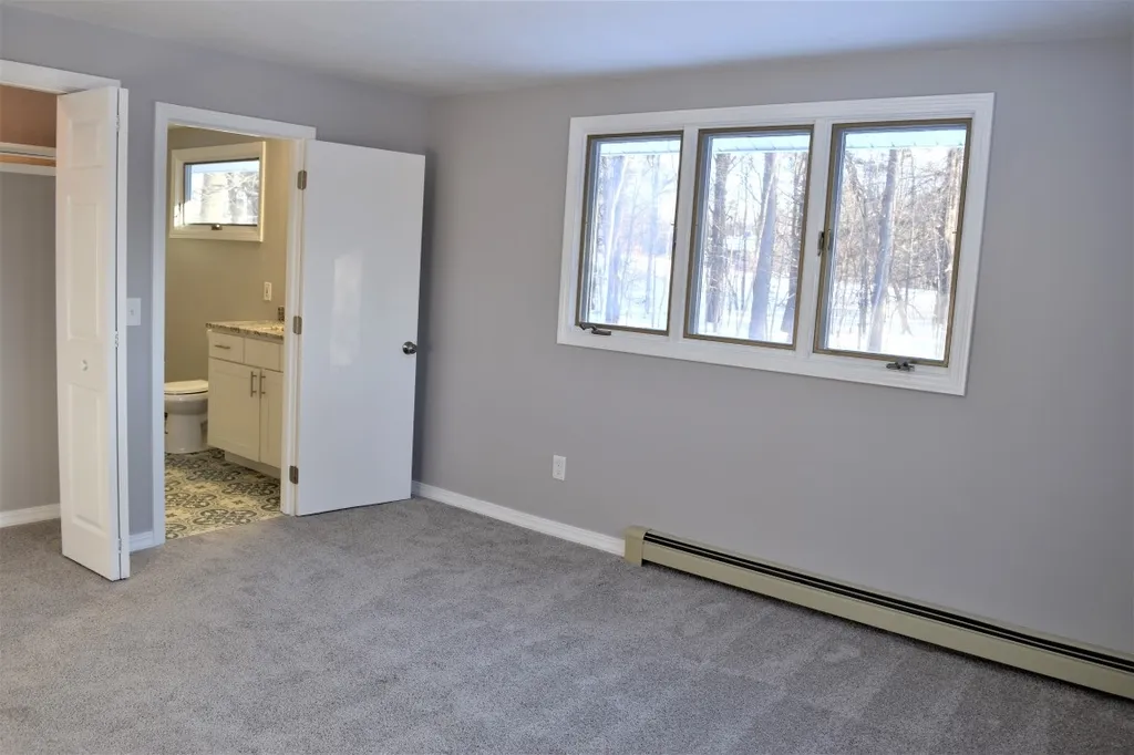 39 Fox Run Lane New London NH 03257