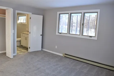 39 Fox Run Lane New London NH 03257