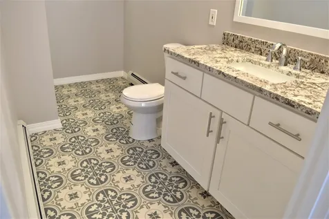 39 Fox Run Lane New London NH 03257