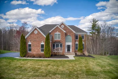 37 Buckingham Way Bedford NH 03110