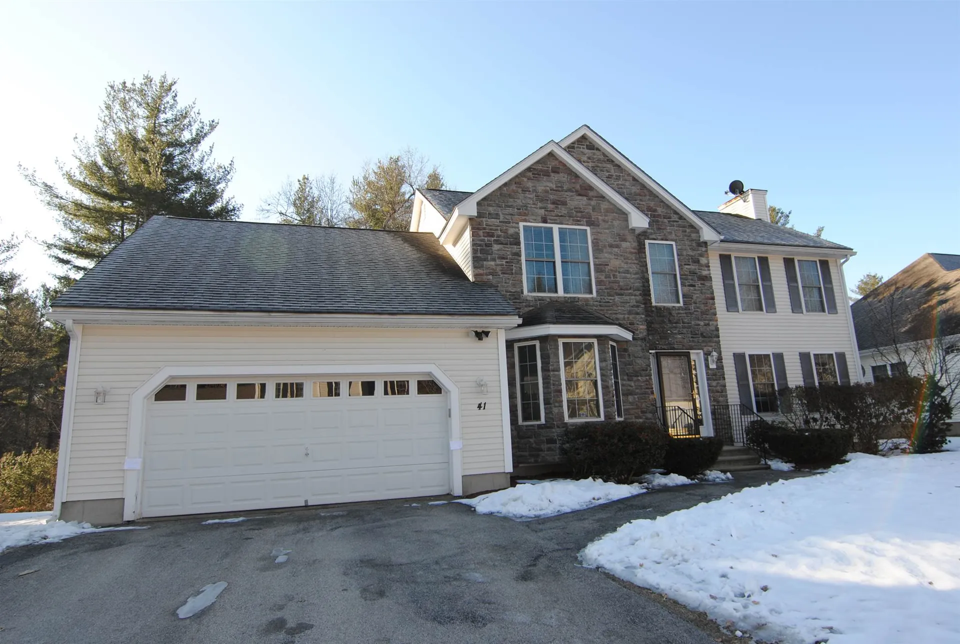 41 Cherrywood Drive Nashua NH 03062