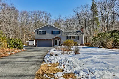 25 Golden Oaks Drive Salem NH 03079