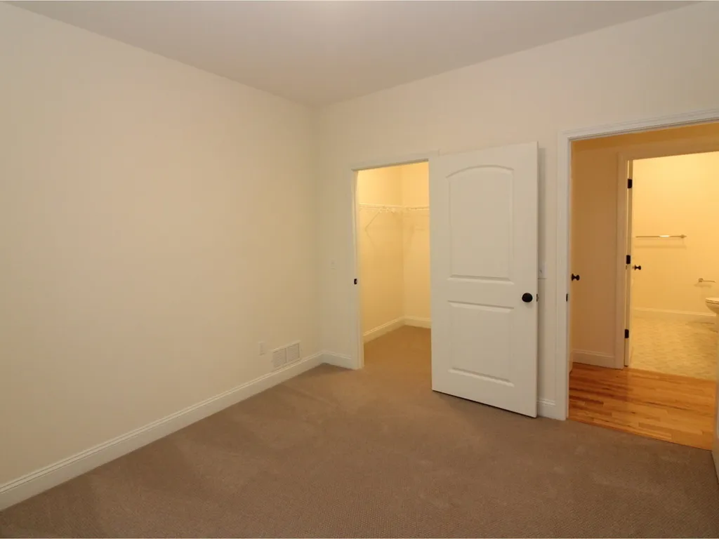 31 Ledge Way South Burlington VT 05403