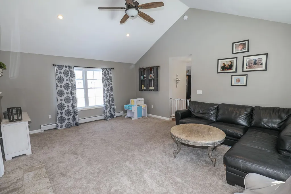 10 Lottie Lane Chichester NH 03258