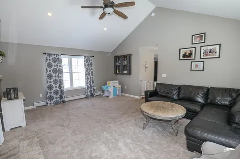 10 Lottie Lane Chichester NH 03258
