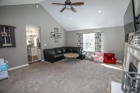 10 Lottie Lane Chichester NH 03258