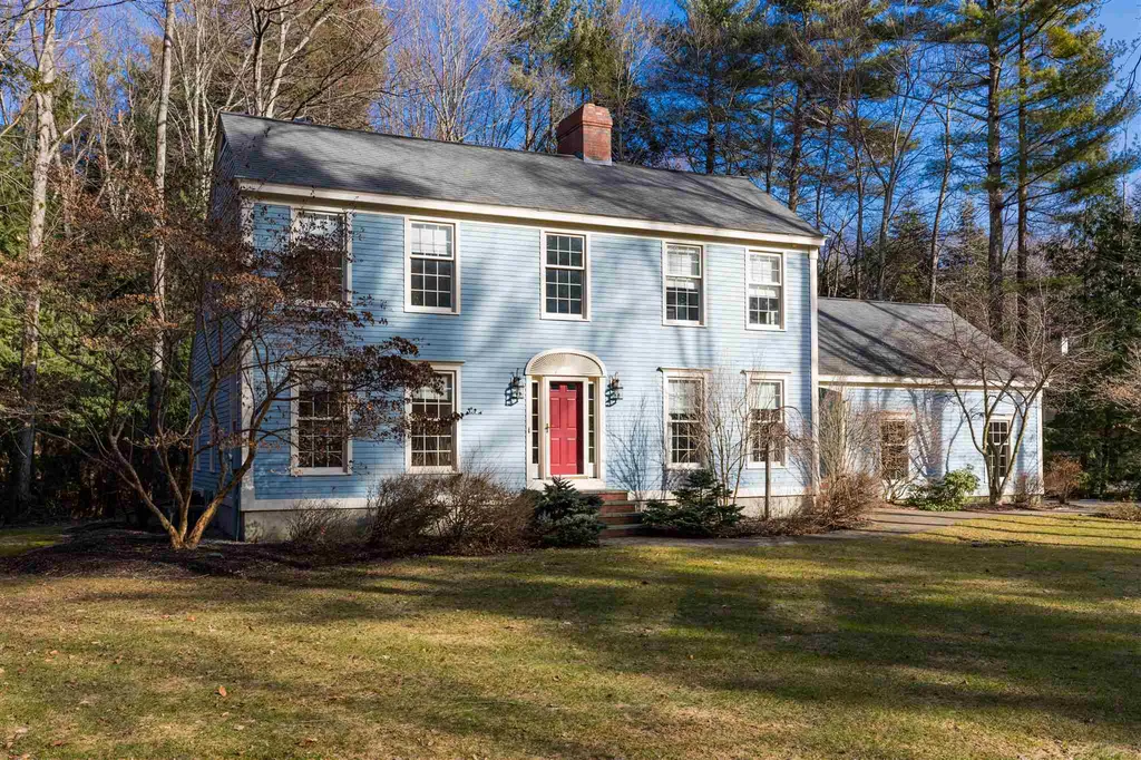 23 Goss Road North Hampton NH 03862