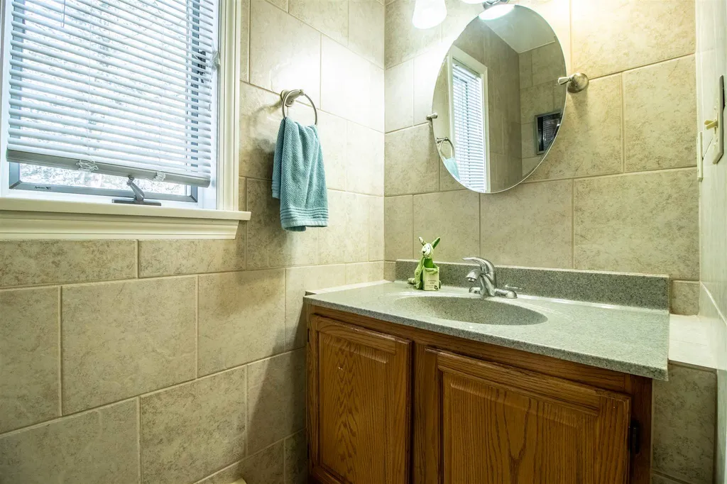 7 Ryan Circle Rochester NH 03867
