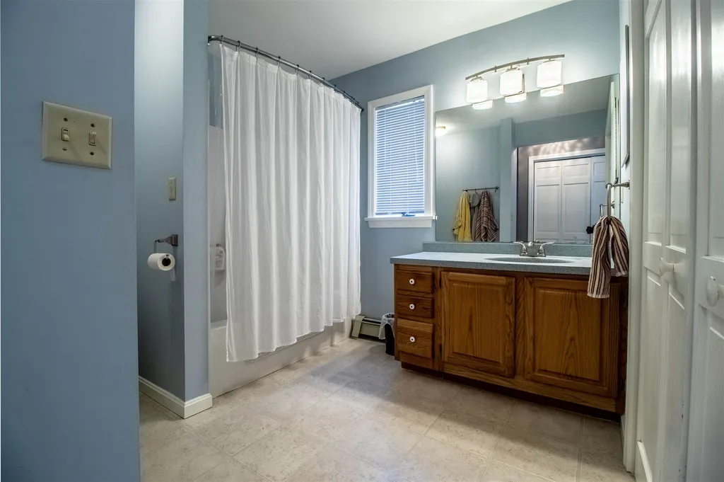 7 Ryan Circle Rochester NH 03867