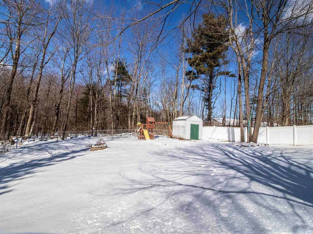 7 Ryan Circle Rochester NH 03867