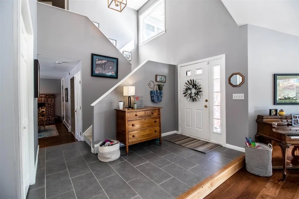 7 Ryan Circle Rochester NH 03867